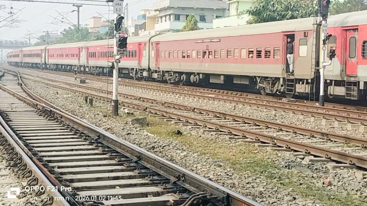 #22312 Godda Superfast arrived Ara Junction!!
