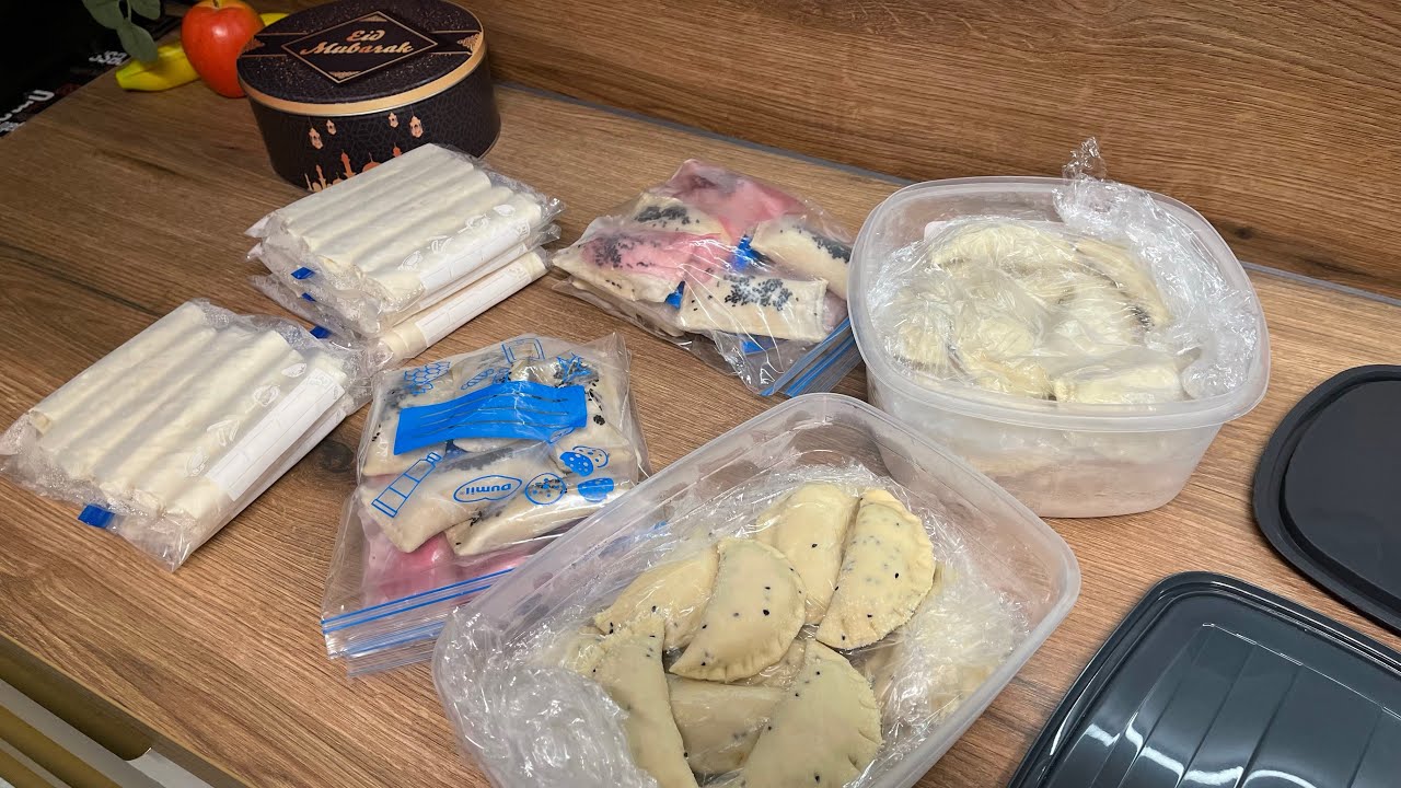 تفريزات رمضان 🥟 اسهل وانجح عجينة للسمبوسك وبرك هشة وبتقرش 😋ورولات جبنة شهية وطريقة حفظهن بلفريزة 🧊