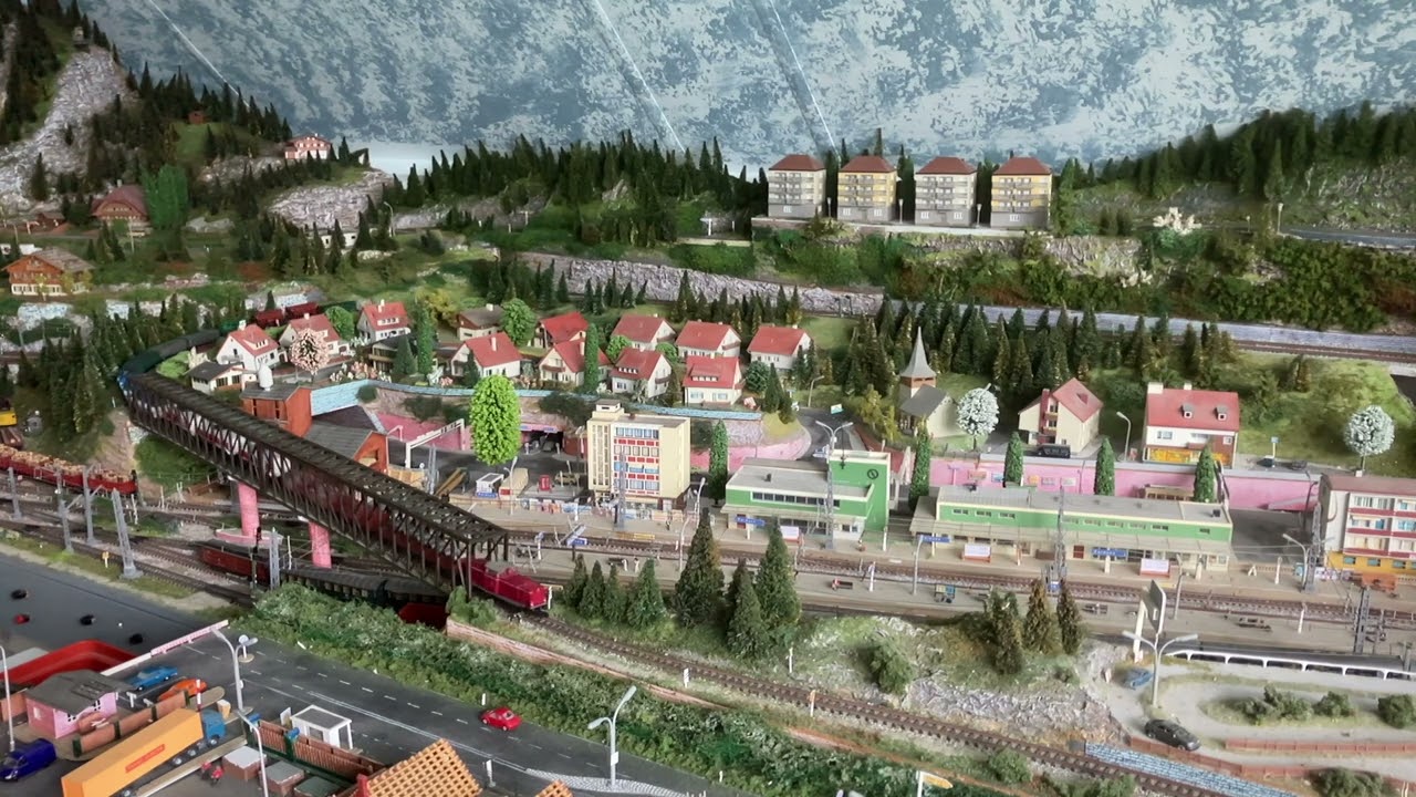 treinverkeer op de oude sectie : train traffic on old section: Zugverkehr auf altes Teil