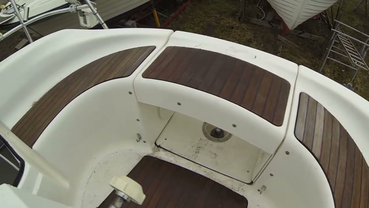 Leak at stern hawse fairlead - fill holes with epoxy