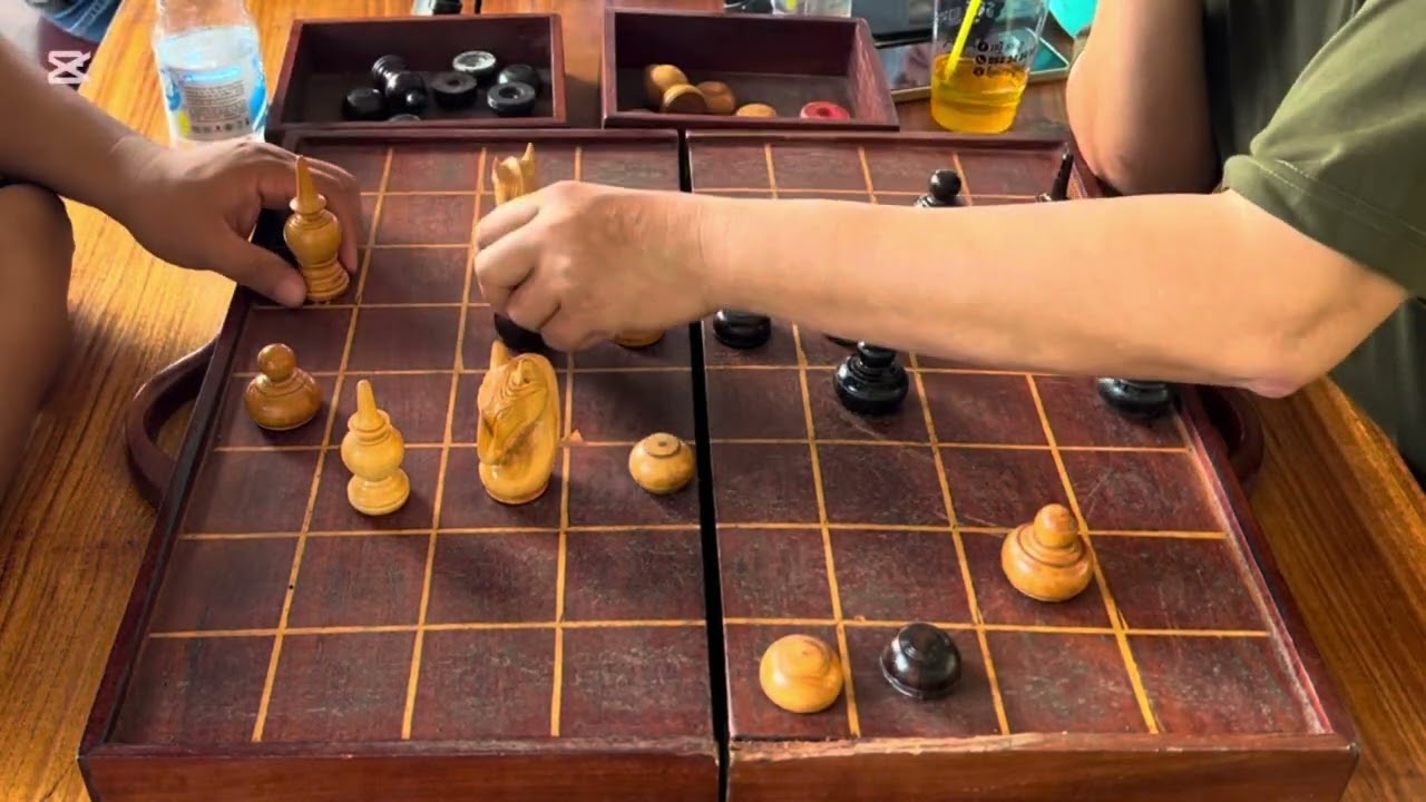 សម្ដីធ្ងន់ទៀតហើយ ឌឺសាហាវ រវាង បង ទី កំពូលឌឺ  (ខ្មៅ) ប៉ះជាមួយ បង សិទ្ធ ជើងខ្លាំងនៅដំណាក់ចារ (ស)   !