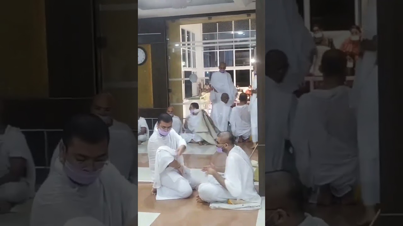 samatsari mumbaichaturmas2023 nandanvan me acharya mahasramanji k sanidhy me khamat khamna krte hue