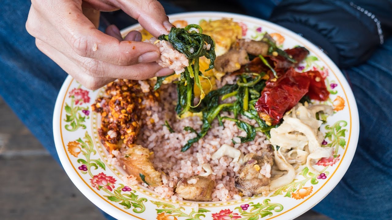 Local Bhutanese Village Food and Beautiful Hike in Phobjikha Valley, Bhutan! (Day 16)