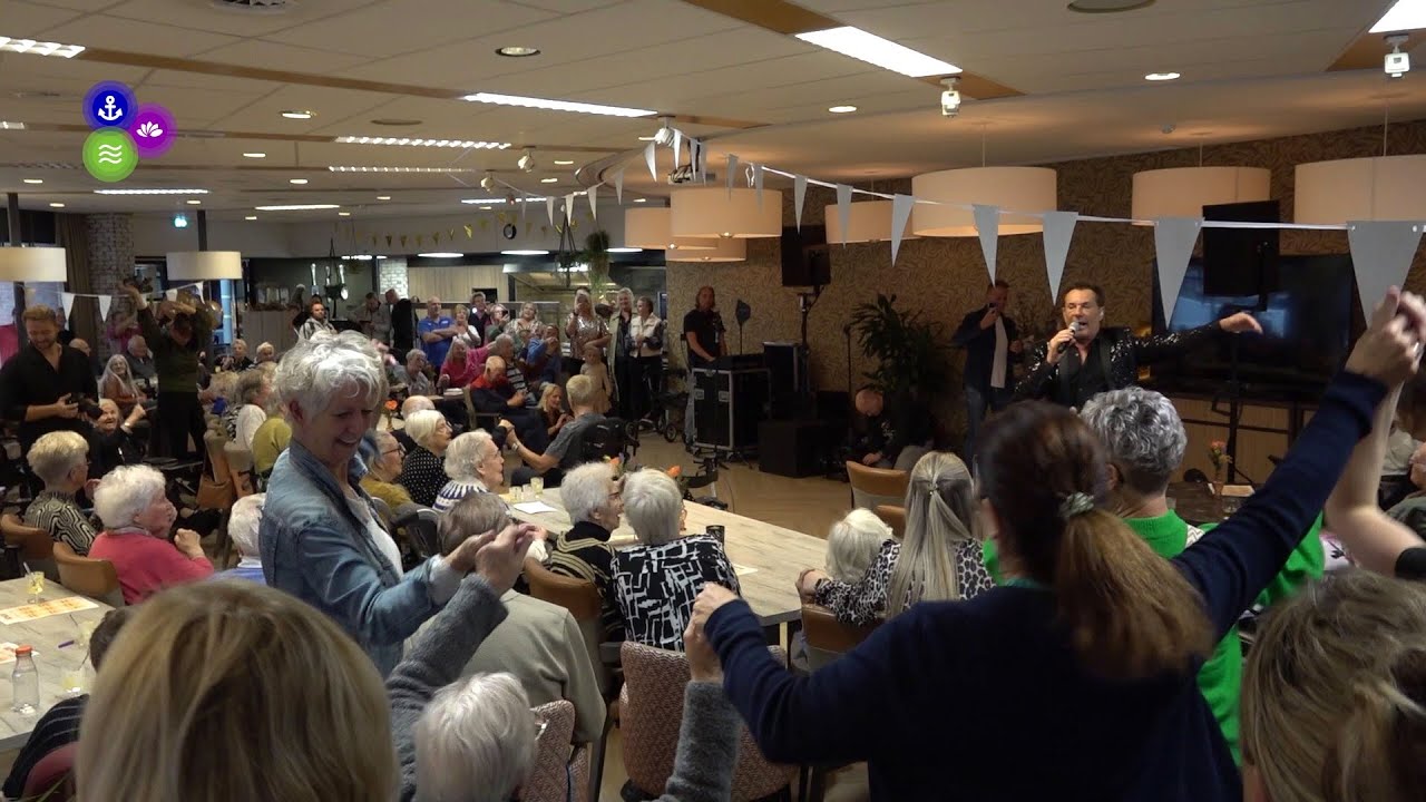 Gerard Joling laat De Bron in Schagen swingen
