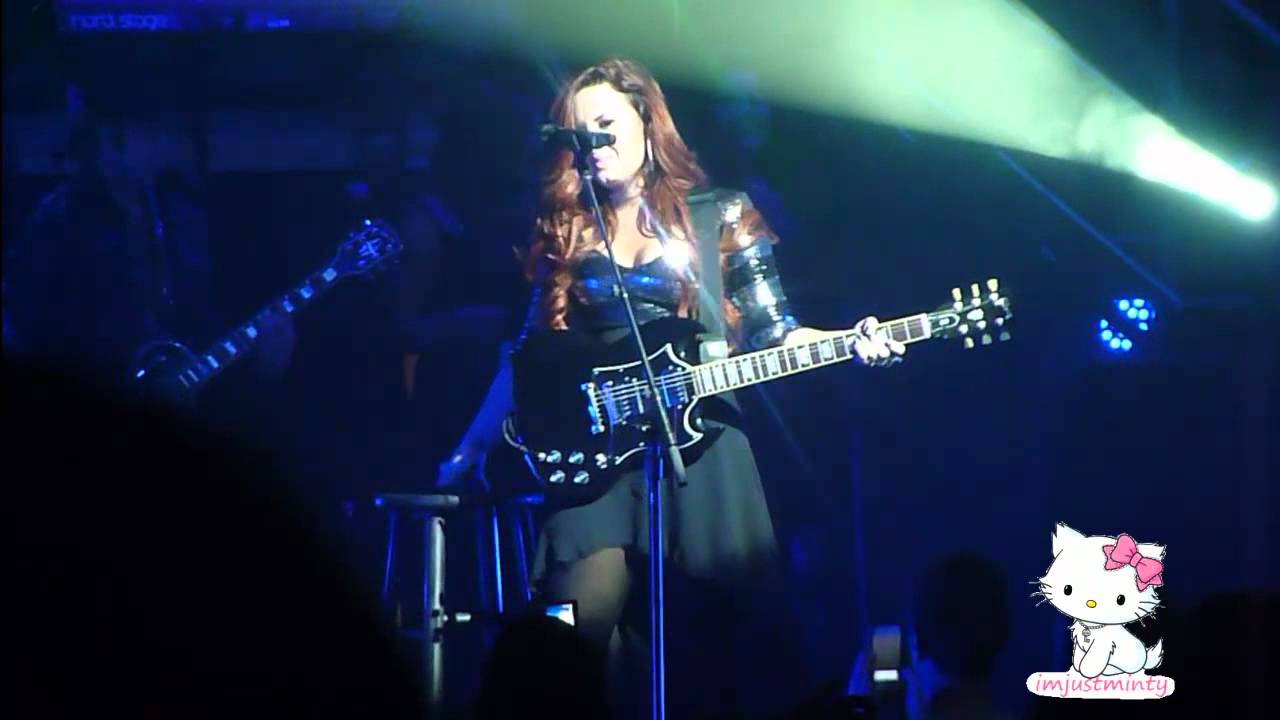 Demi Lovato - Catch Me & Don't Forget LIVE at the Rosemont Theatre in Chicago 12/3/11