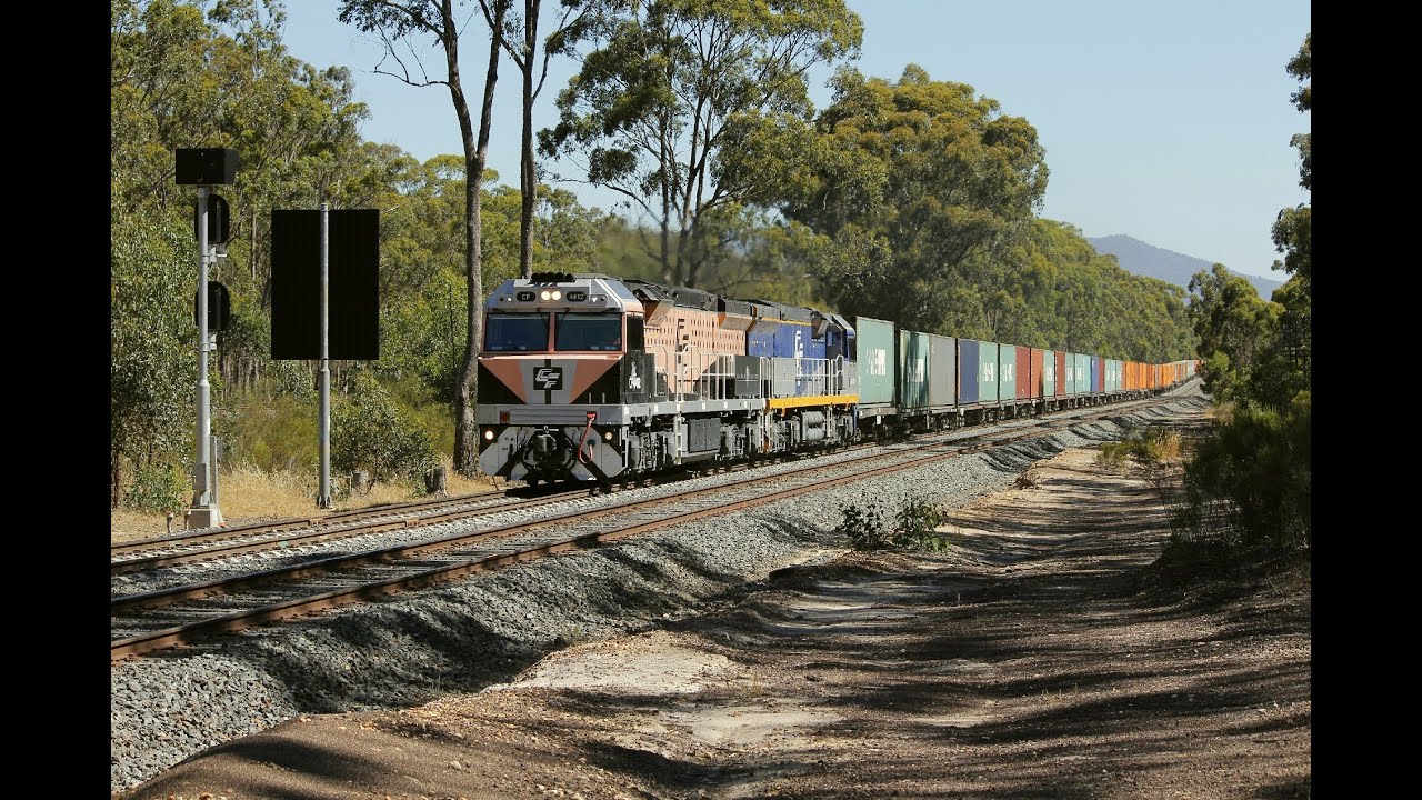 Trackside: GE's on the North-East, Seymour & Dysart 12/1/14