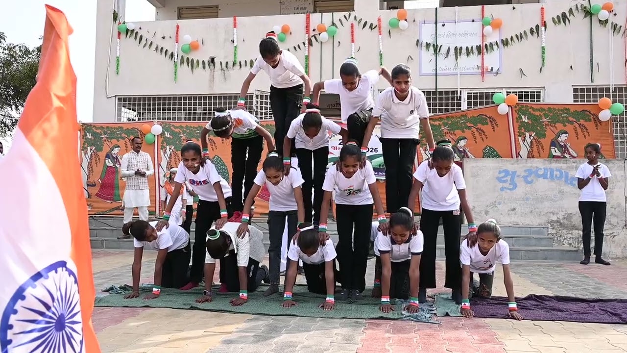 Pyramid dance 