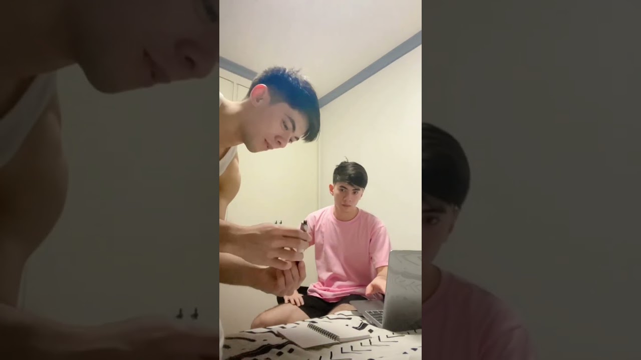SHOCKING PEN PRANK | Gueco Twins          #guecotwins
