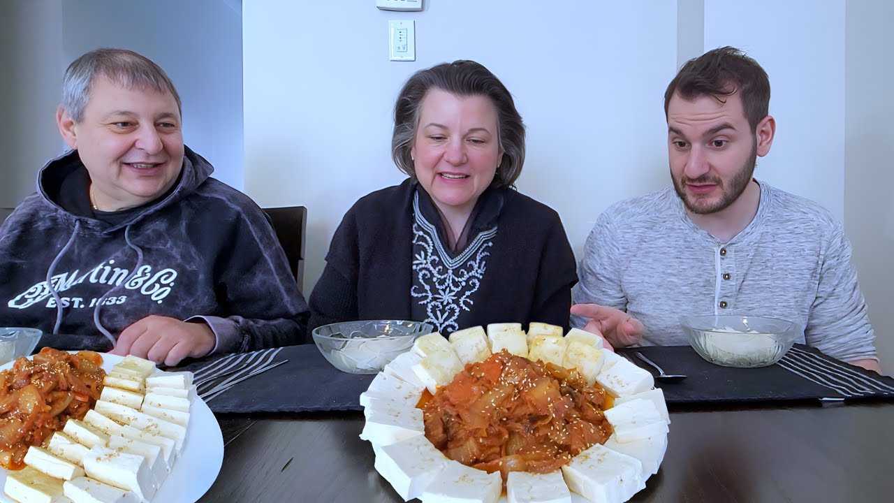삼겹살과 묵은지가 듬뿍 들어간 두부김치를 처음 먹어본 캐나다 가족 반응! 