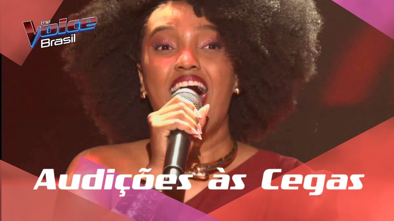 Sara Braz sings 