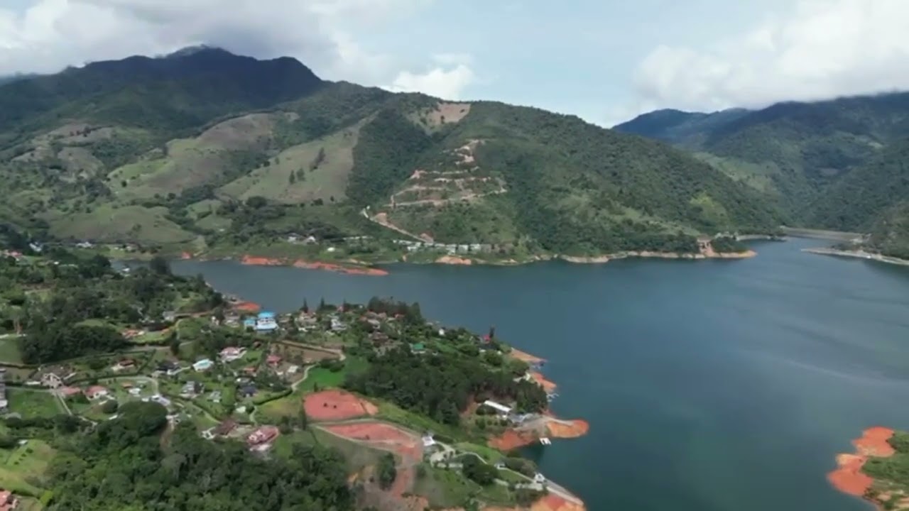 Compra tu terreno frente al Lago Calima en Parcelacion La Lorena