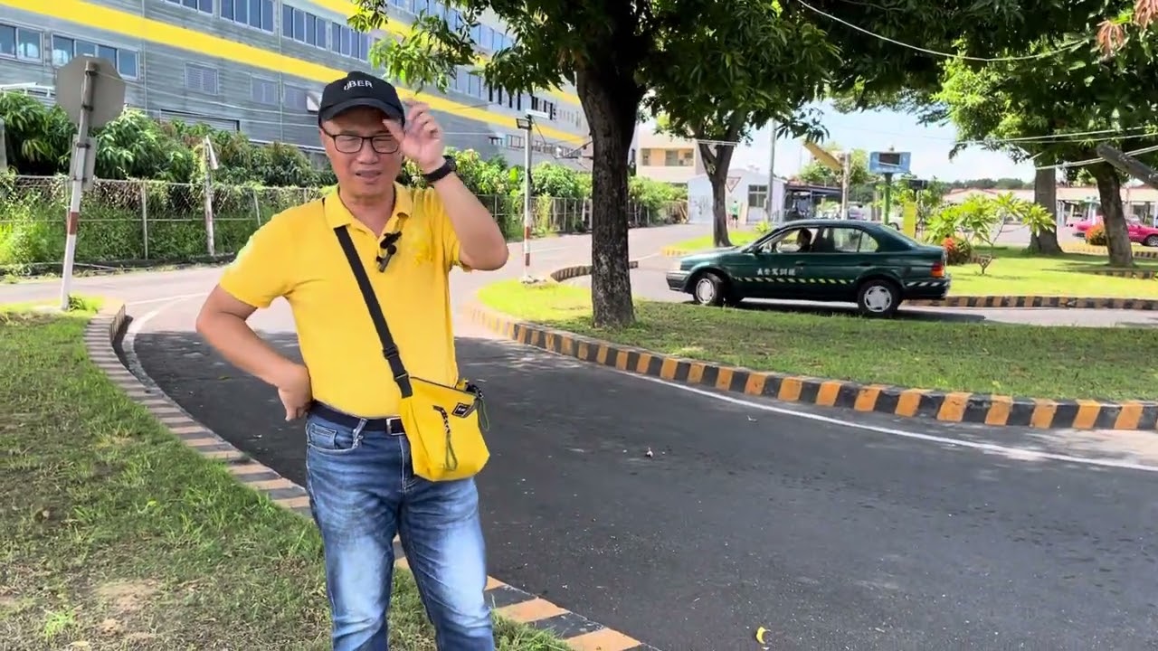 ［台南長榮駕訓班］職業小客車：曲巷調頭（T字），曲巷進退（S型）原車原地考照，台南市唯一職業駕照原車原地考照駕訓班，一律手排車應考，持手排駕照考兩項，持自排駕照要考四項（上坡起步+加速穩定。