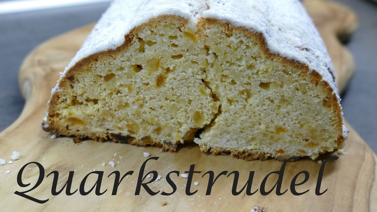 Thermomix® TM5  Quarkstollen mit Aprikosen