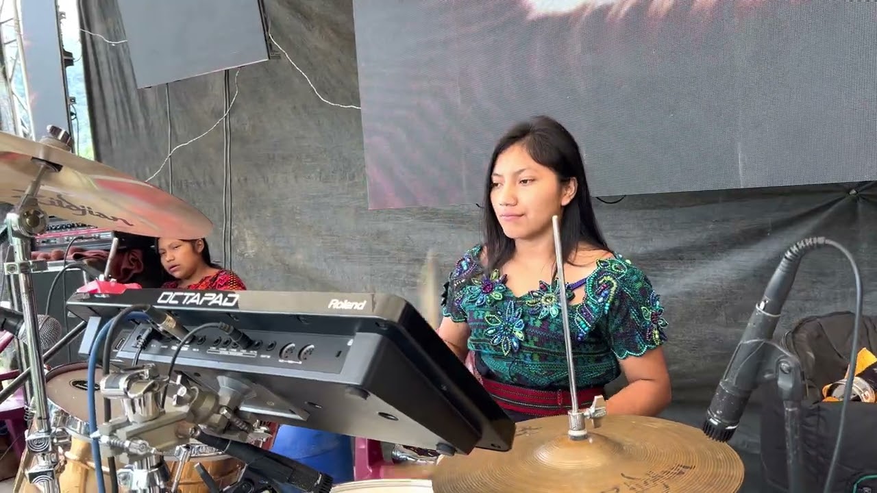 MARTA SIMAJ | HALLÉ UN BUEN AMIGO | JUNTO A FUENTE DE VIDA | EN VIVO