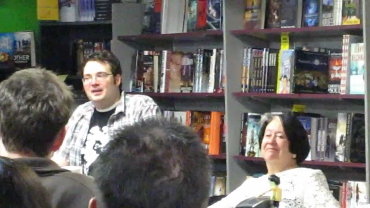 Brandon Sanderson tells Harriet  that RJs WoT notes were long enough to crash Microsoft Word