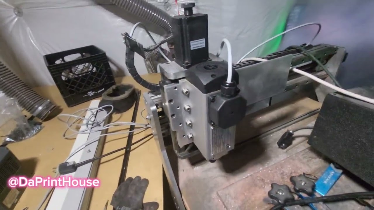 110v 1.5kw VFD spindle and controller is setup on one of my CNC Routers #signs #printshop #stickers