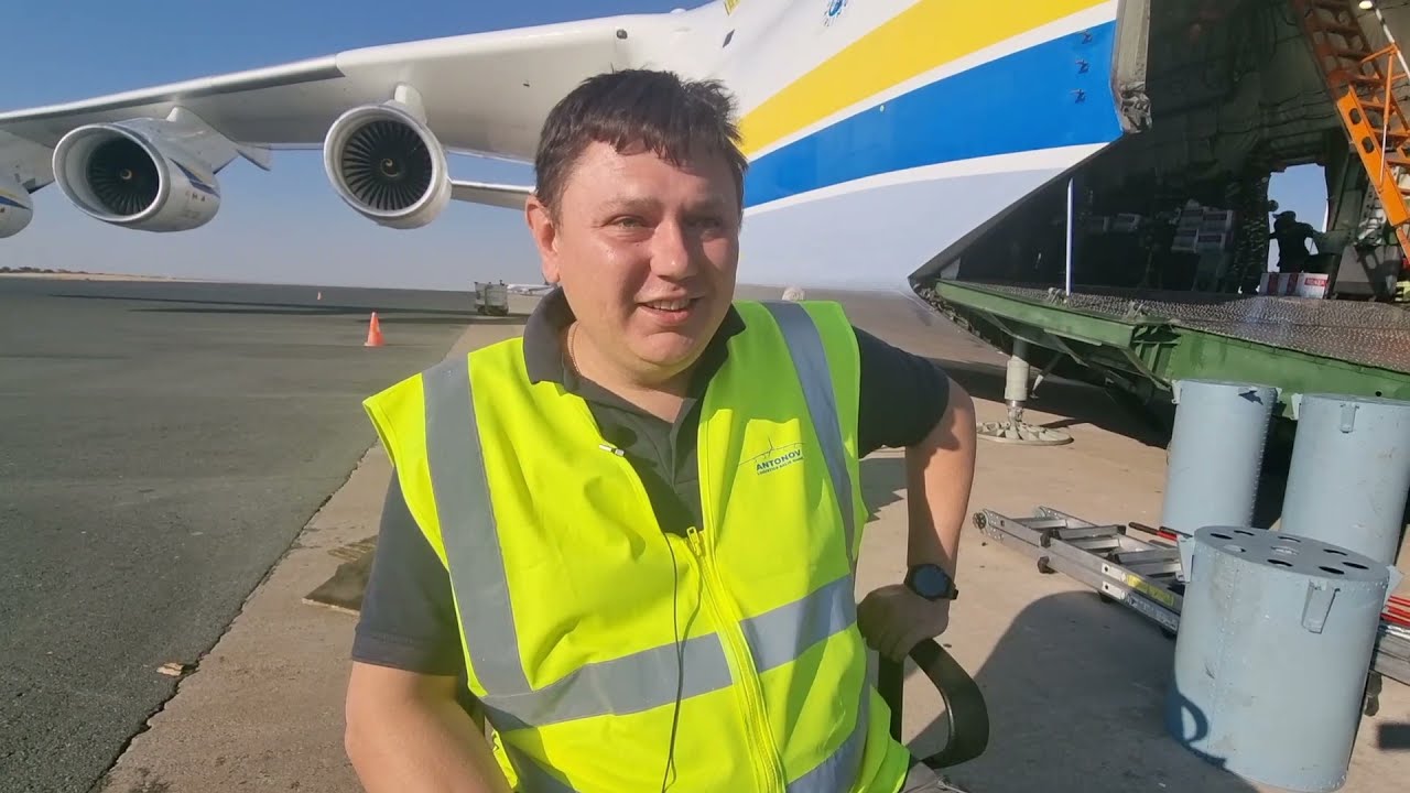 Ан-225 Мрия. Разгрузка в Виндхуке. Процесс разгрузки. А еще короткое интервью с инженером.