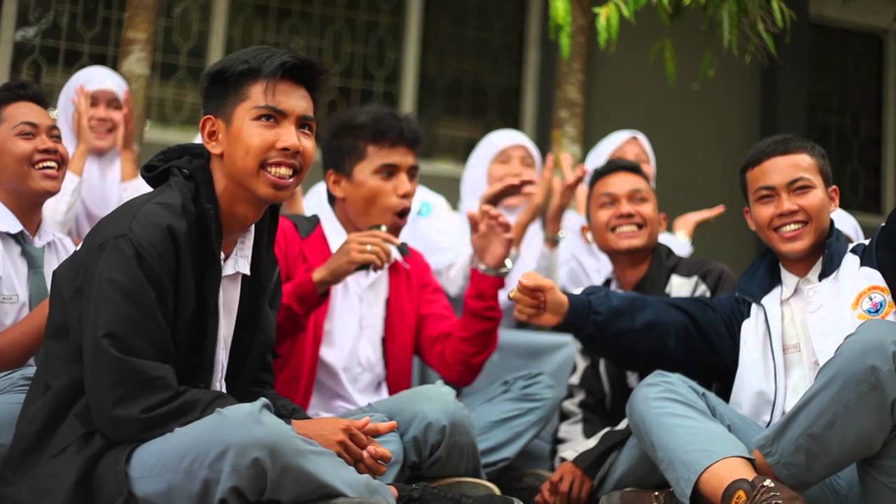 VIDEO ANGKATAN SMA NEGERI 4 PADANG 2015