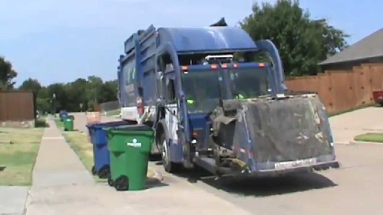 Progressive Waste Solutions: Mack LEU CNG Heil Half/Pack Freedom FELs w/ Curotto Can part 1
