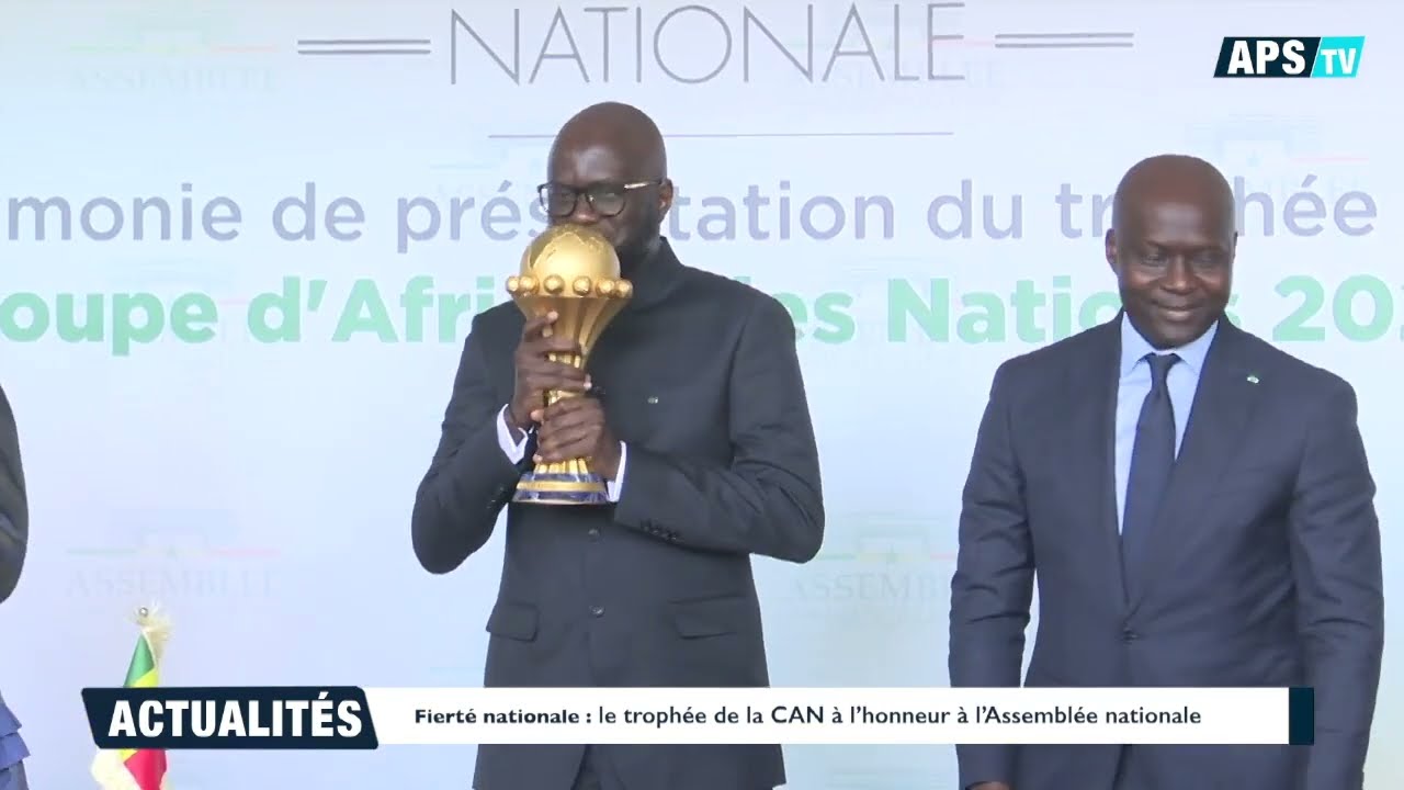 Fr : Fierté nationale; le trophée de la CAN à l’honneur à l’Assemblée nationale