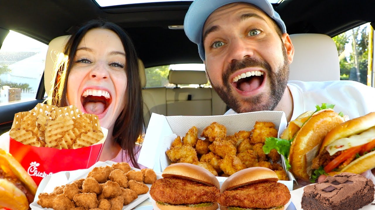 ORDERING THE WHOLE CHICK-FIL-A MENU with CARLY INCONTRO!!!