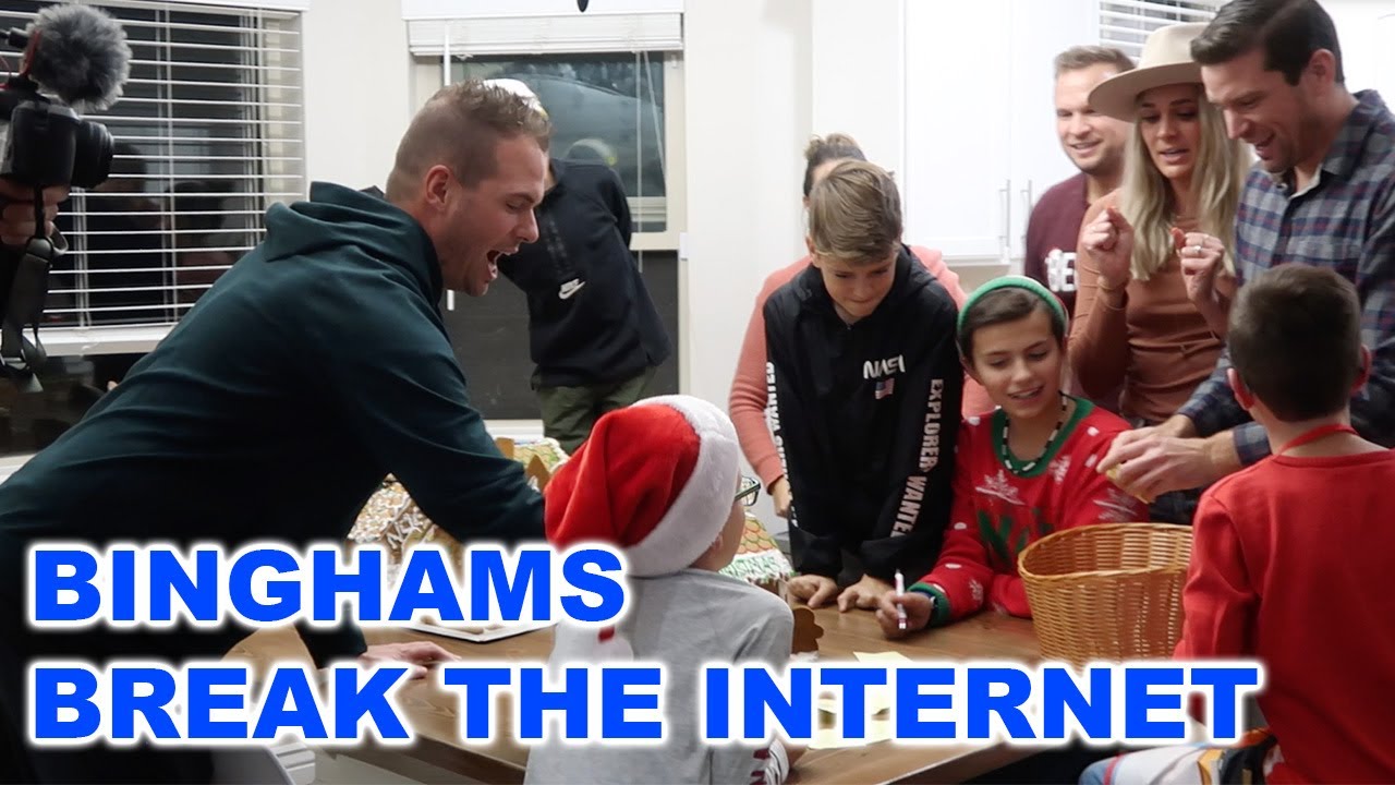 GINGERBREAD HOUSE CONTEST | BINGHAMS BREAK THE INTERNET @ FAMILY CHRISTMAS PARTY SECRET SANTA REVEAL