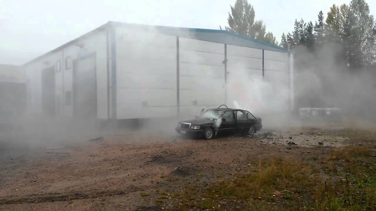 Mercedes Benz 190 vs  Hammelmann 1000bar 192 l min