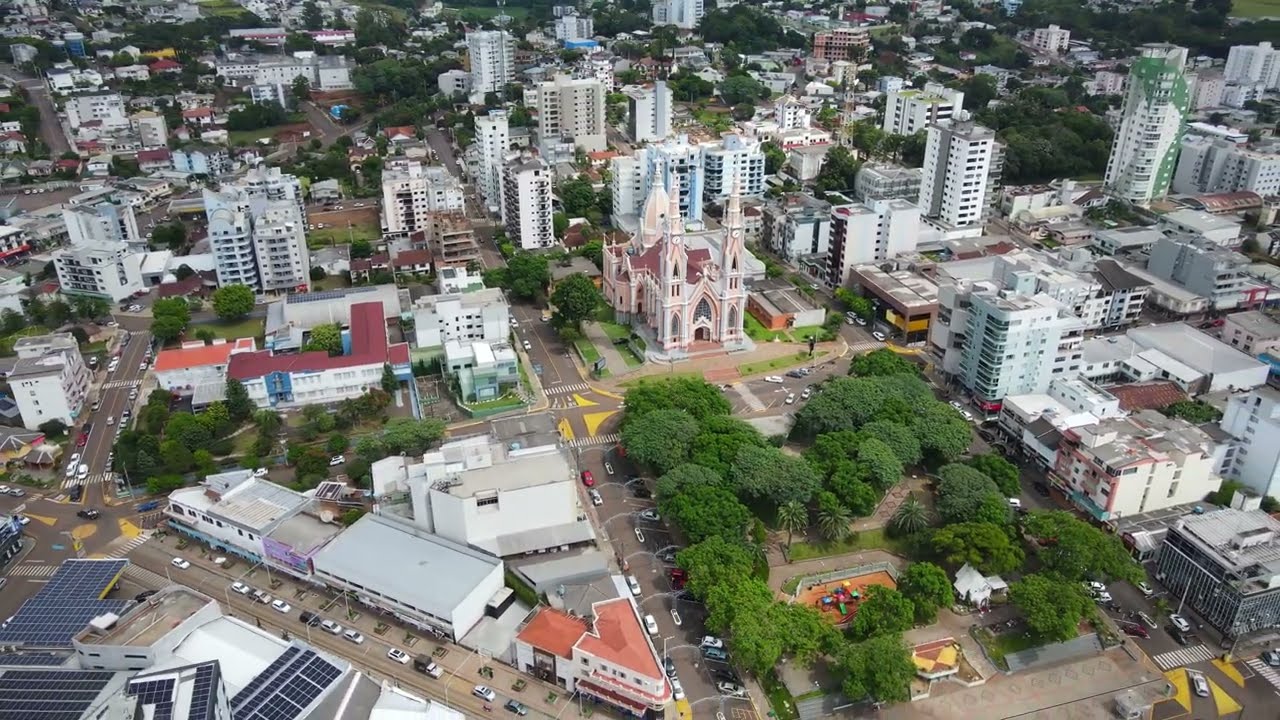 Cidade de Frederico Westphalen - RS,  vista de cima --- Assista em 4k.
