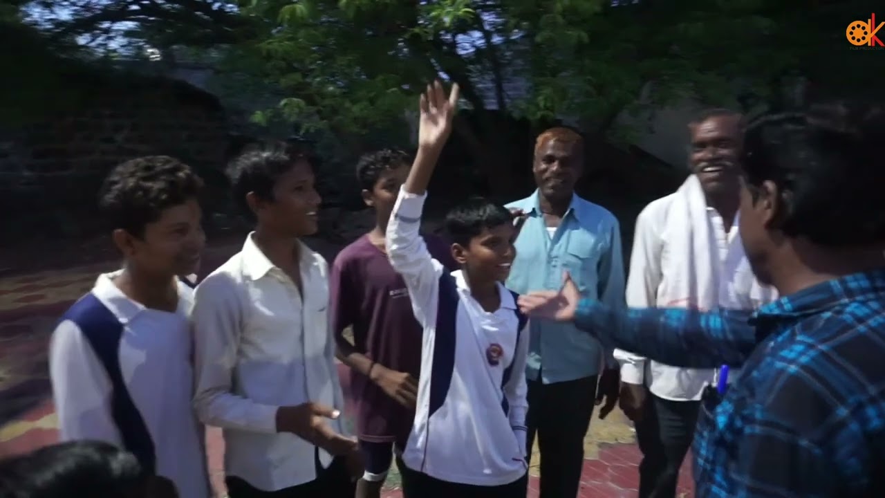 तमाशा गावात आणूच