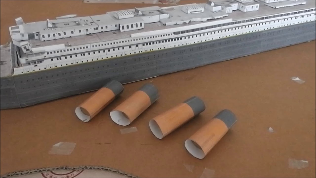Titanic cardboard maquette time lapse