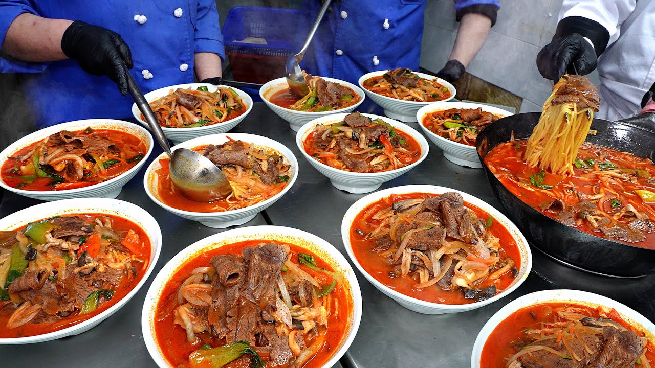 손님들로 꽉차버리는 한우 투뿔로 만든 얼큰 짬뽕? 이영자도 먹고간 역대급 두께 깍두기 탕수육으로 유명한 중국집┃beef jjamppong / Korean street food