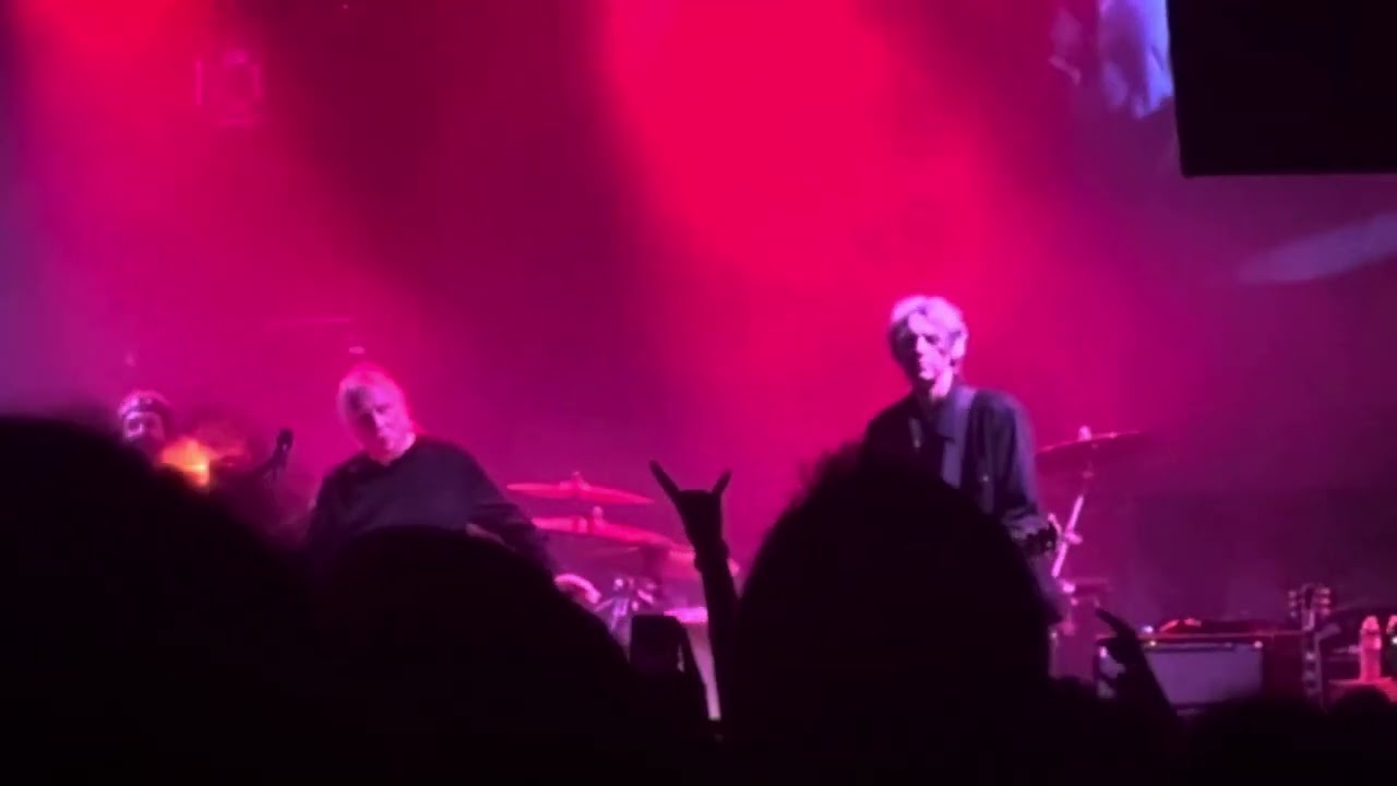 John Carpenter- Halloween Theme Live 
