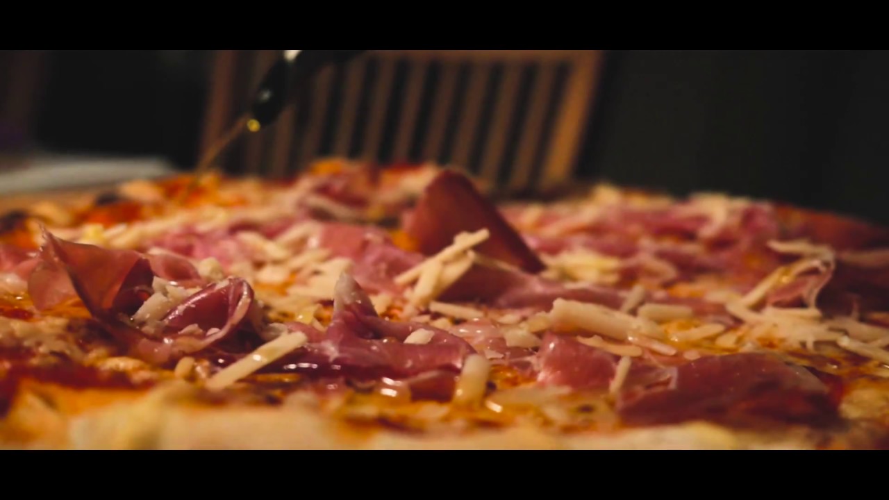 Homemade pizza, (Gh4 slowmotion)