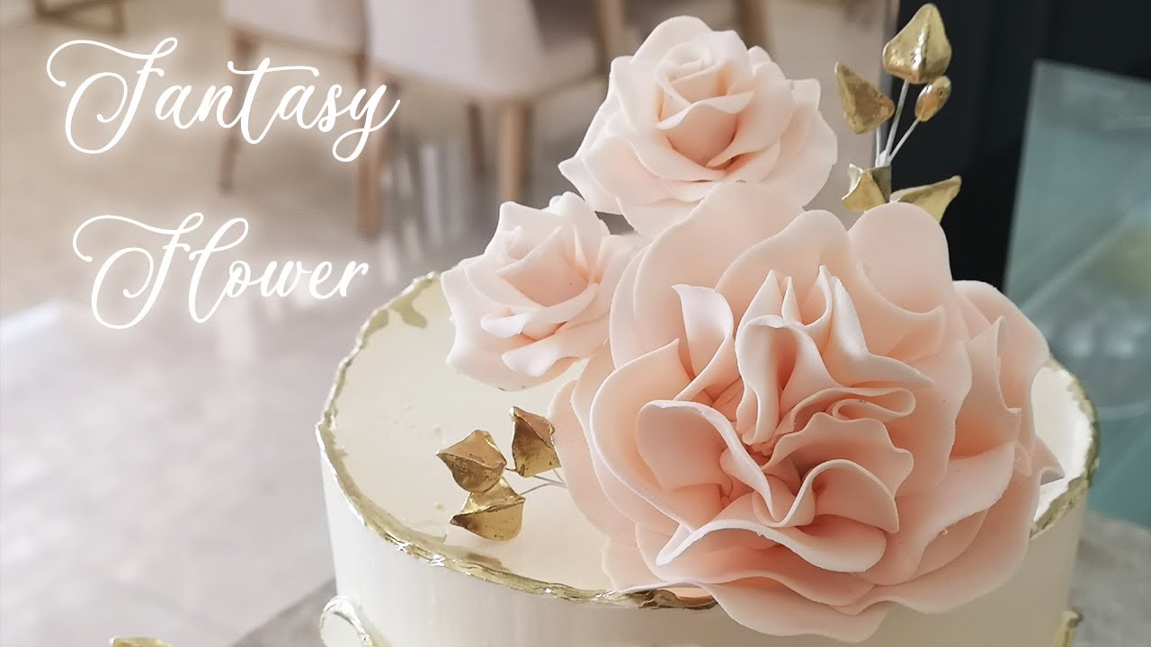 Fantasy flower in Gumpaste