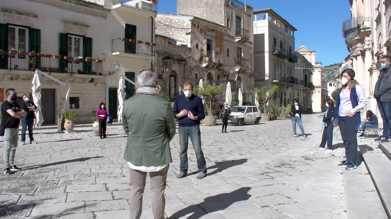 SCICLI-PARRUCCHIERI ED ESTETISTE CHIEDO DI ANTICIPARE L'APERTURA