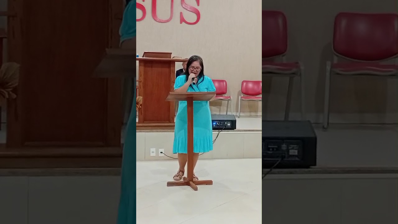 Eu cantando de adorar e adoração 