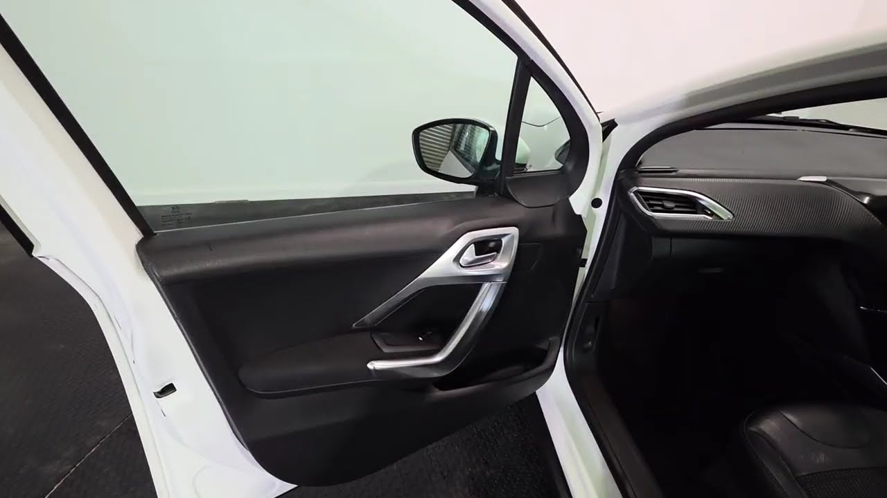 PEUGEOT 2008 1