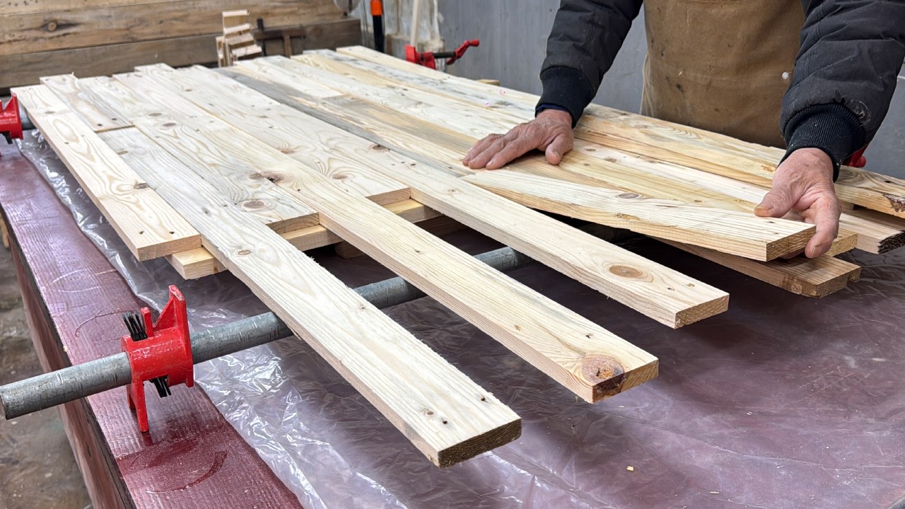Crazy Ideas Can Change Everything! From Scrap Pallets Turned Into one of a kind Furniture