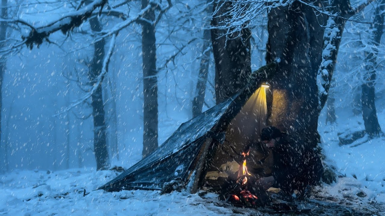 Surviving 3 DAYS in a SNOWSTORM | Frozen and Alone