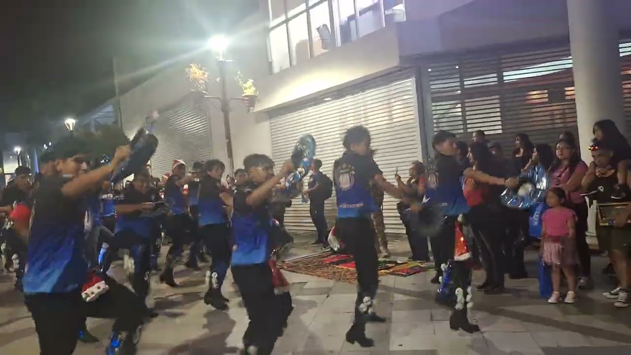 MICHAEL CAPORALES SAN PEDRO PASACALLE NAVIDEÑO PASEO 21 DE MAYO ARICA 2025 💯🇺🇲🇨🇱😅👋🤦‍♀️