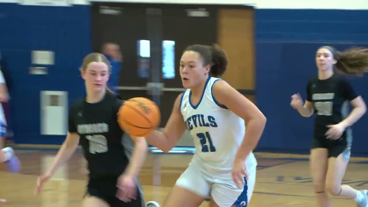 QHS girls beat Galesburg in WB6 showdown