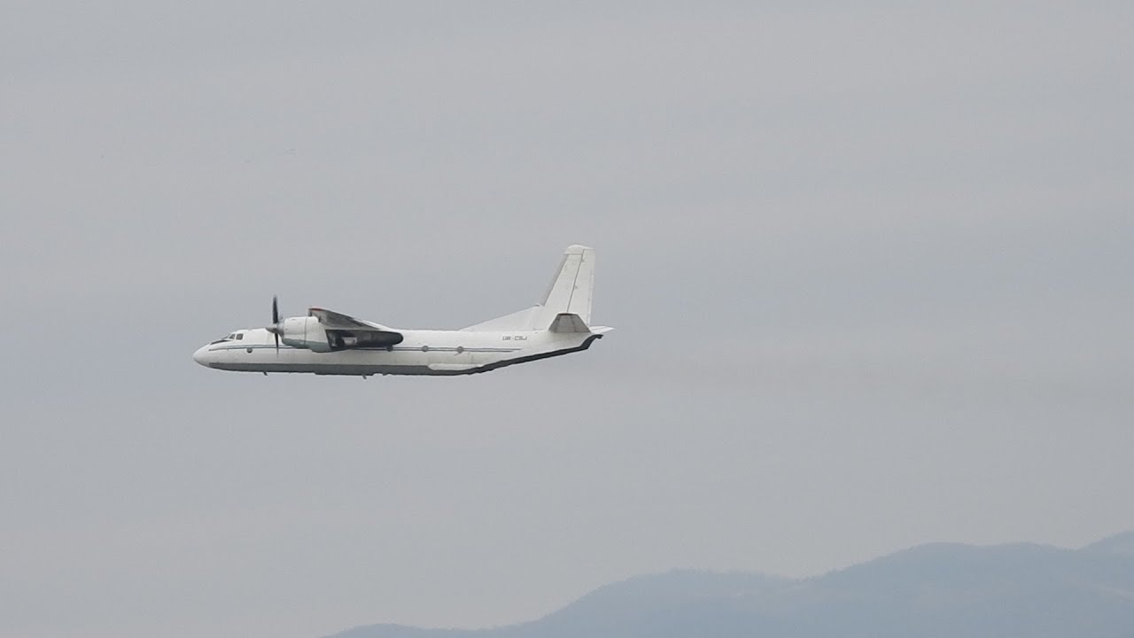Plane spotting at Sofia int. airport Runway 27 arrivals and departures ( A380, MD 82 and more)