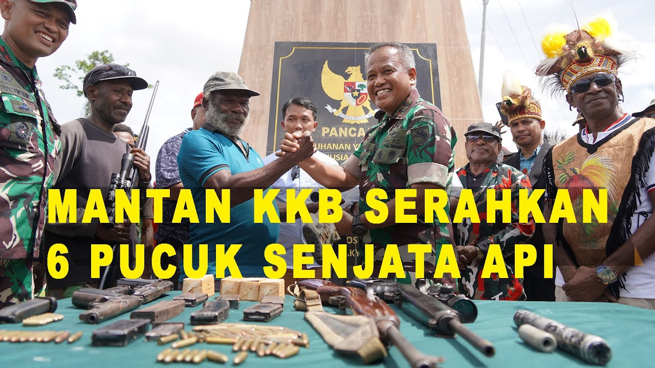 Mantan Panglima OPM Serahkan 6 Pucuk Senjata api ke Pangdam XVII/Cenderawasih