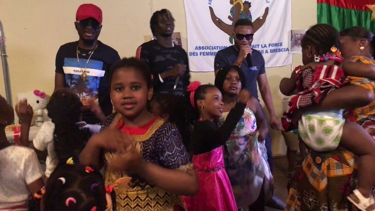 AFROBISSA EN ACTION AVEC LES ENFANTS MAGNIFIQUE 🥰🥰😍😍 DE BRESCIA SUR LE TITRE ZOUKOUMA🔥🔥🔥
