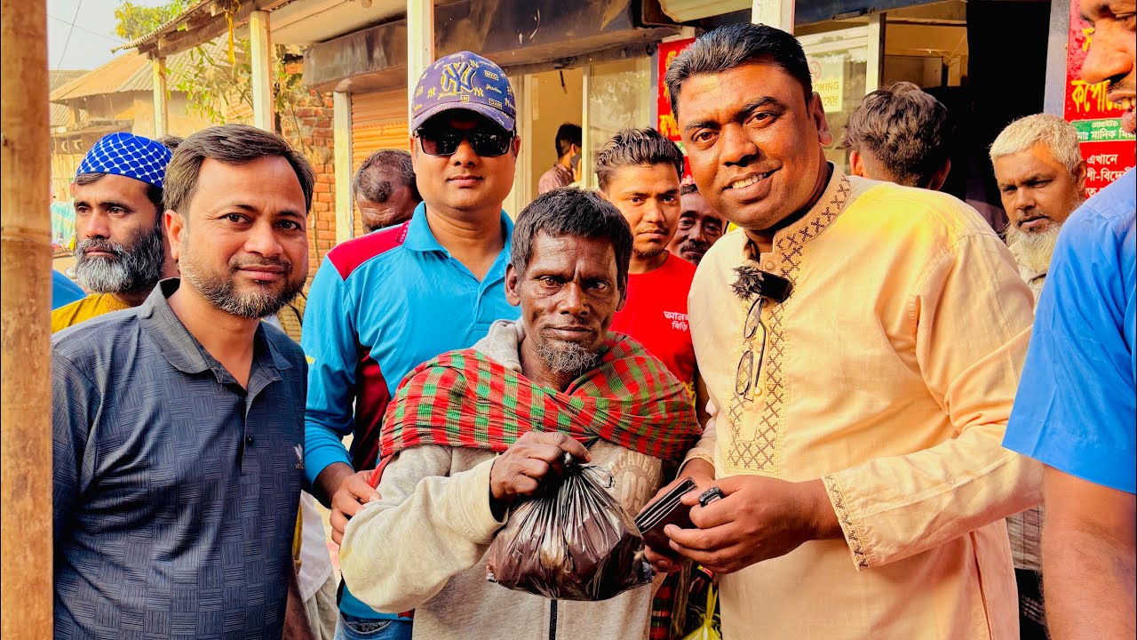 চাচা টা কা ছারা দোকানে গোস্তো দিবে। 