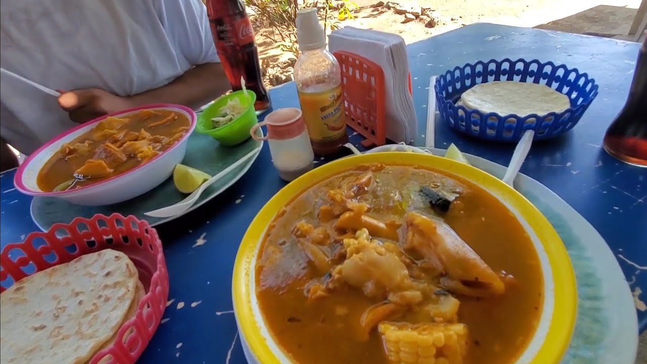 Probando La Mejor Sopa de Pata en San Miguel