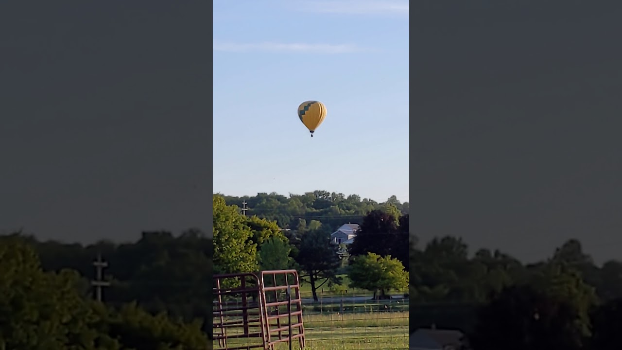 Nathan K5LA Train Horn as Hot Air Balloon Flys Over