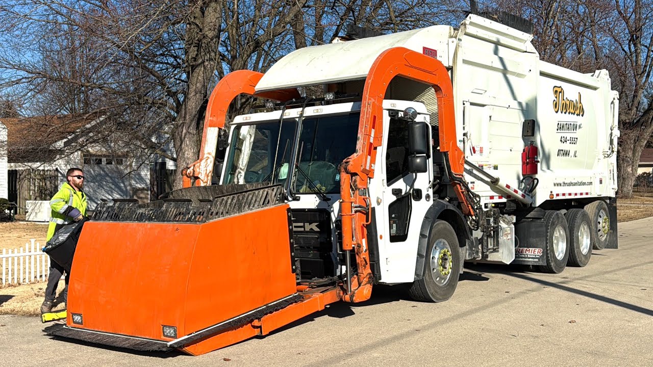 Thrush Sanitation’s New Curotto Can Garbage Truck with a Tag Axle