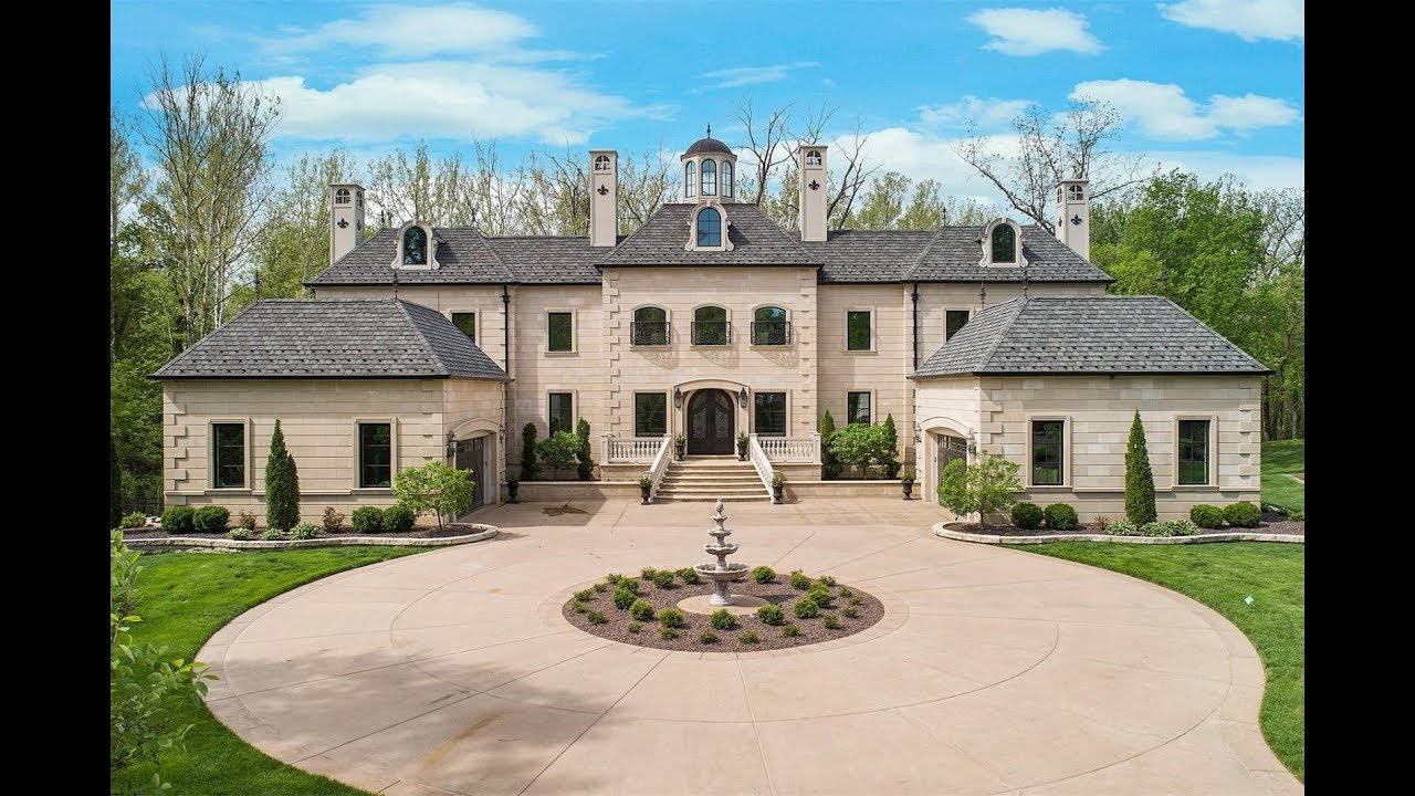 Majestic European-Inspired Manor in Defiance, Missouri | Sotheby's International Realty
