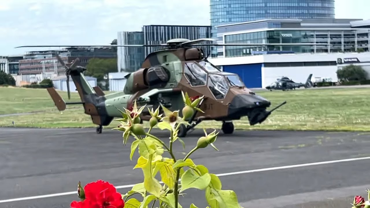 Les hélicoptères du 14 juillet à l'héliport d'Issy-les-Moulineaux